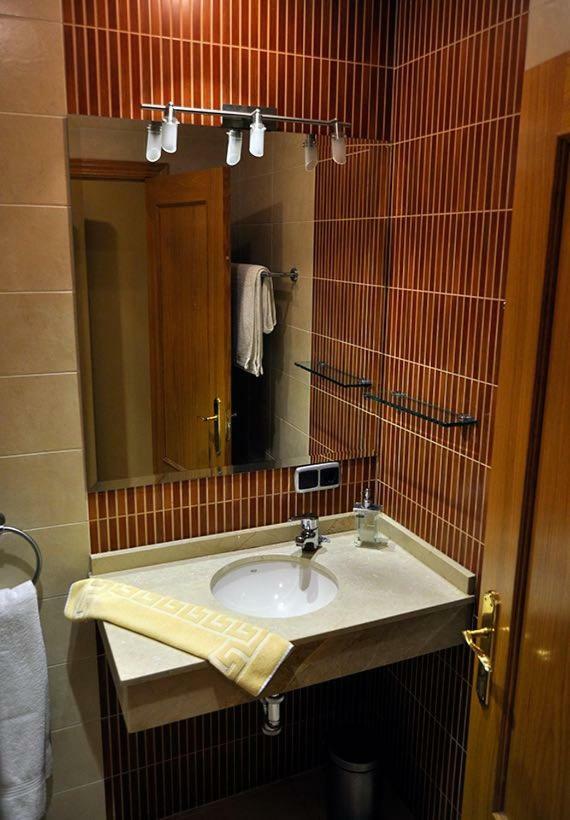 Hostal Puerta Del Valle La Cistérniga Εξωτερικό φωτογραφία