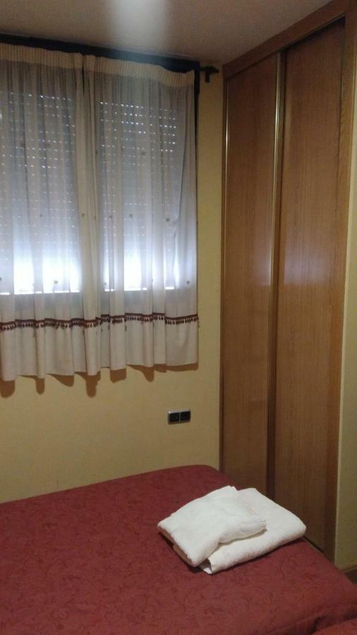 Hostal Puerta Del Valle La Cistérniga Εξωτερικό φωτογραφία